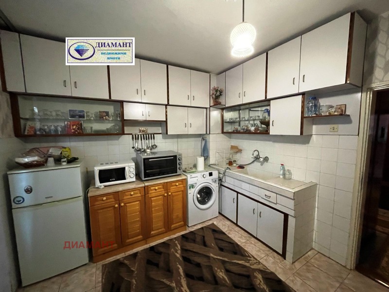 Продава 3-СТАЕН, гр. Русе, Хъшове, снимка 2 - Апартаменти - 48848694