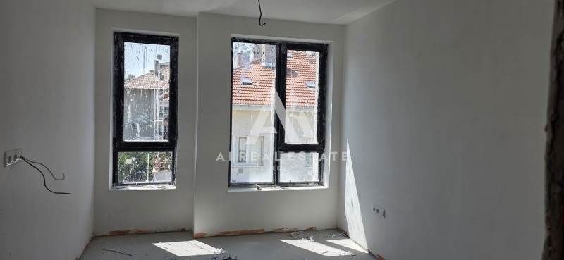 Satılık  2 yatak odası Pleven , 9-ti kvartal , 90 metrekare | 60870447 - görüntü [8]