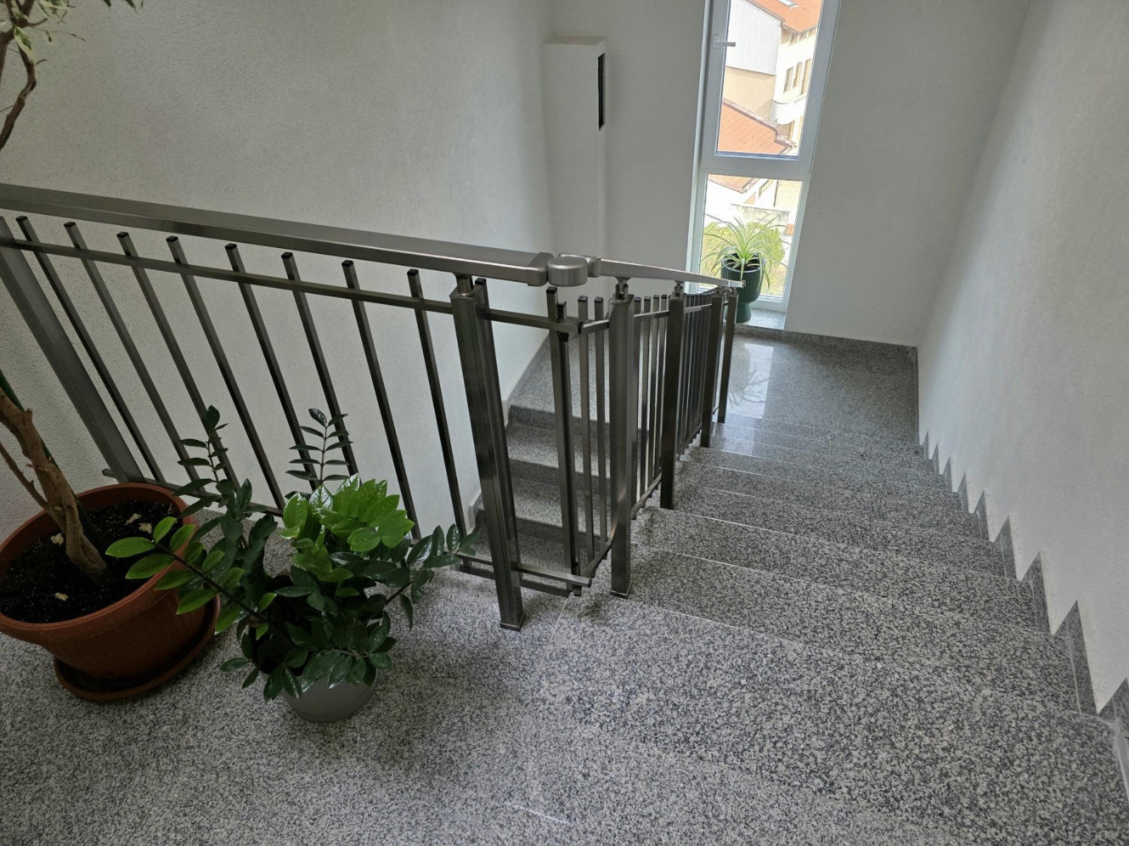 Продава 4-СТАЕН, гр. Враца, Център, снимка 17 - Апартаменти - 56168000