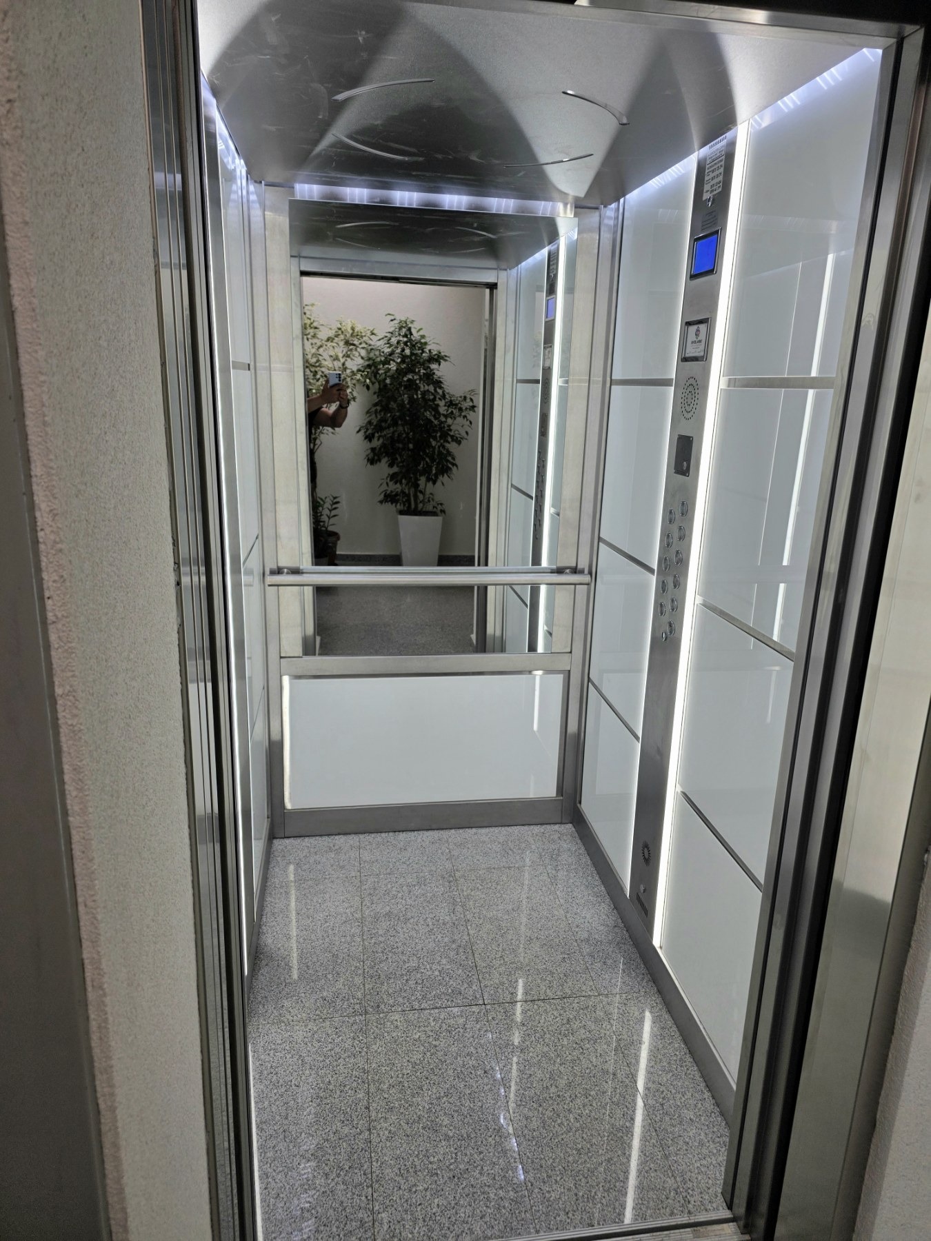 Продава 4-СТАЕН, гр. Враца, Център, снимка 16 - Апартаменти - 56168000