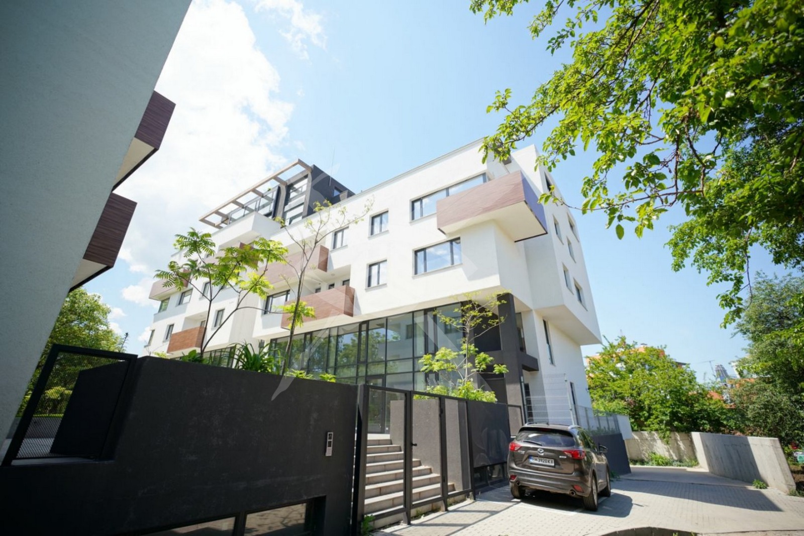 Продава МНОГОСТАЕН, гр. София, Горубляне, снимка 2 - Апартаменти - 52189754