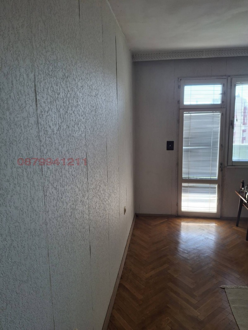 Продава 4-СТАЕН, гр. Нови пазар, област Шумен, снимка 15 - Апартаменти - 52970443