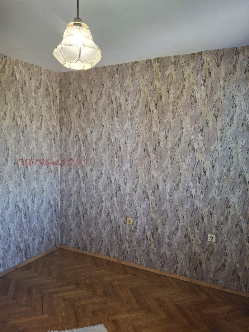 Продава 4-СТАЕН, гр. Нови пазар, област Шумен, снимка 4 - Апартаменти - 52970443