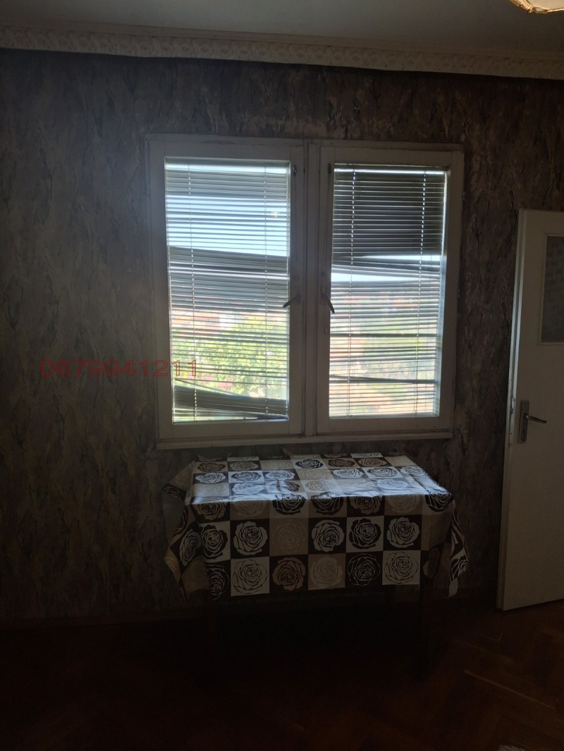 Продава 4-СТАЕН, гр. Нови пазар, област Шумен, снимка 2 - Апартаменти - 52970443