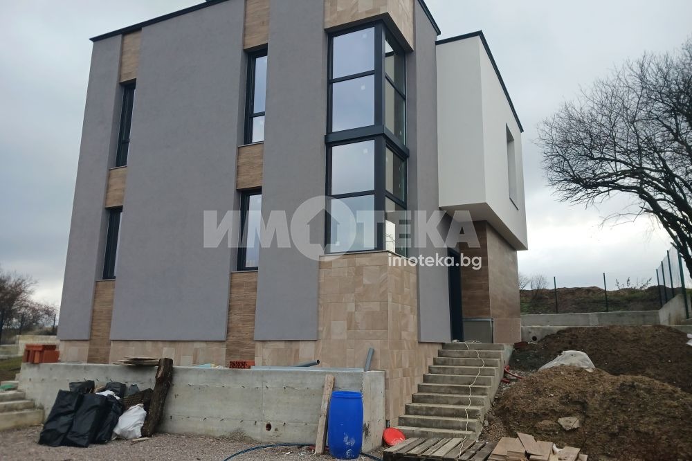 Продава КЪЩА, с. Хераково, област София област, снимка 2 - Къщи - 53859655