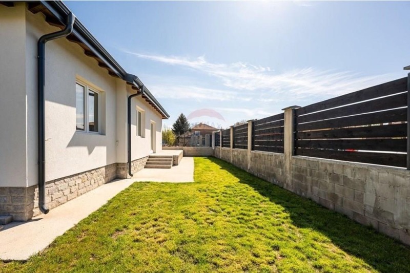 En venta  Casa región Plovdiv , Krumovo , 187 metros cuadrados | 87013309 - imagen [2]