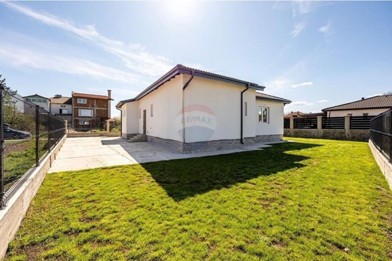 En venta  Casa región Plovdiv , Krumovo , 187 metros cuadrados | 87013309 - imagen [3]