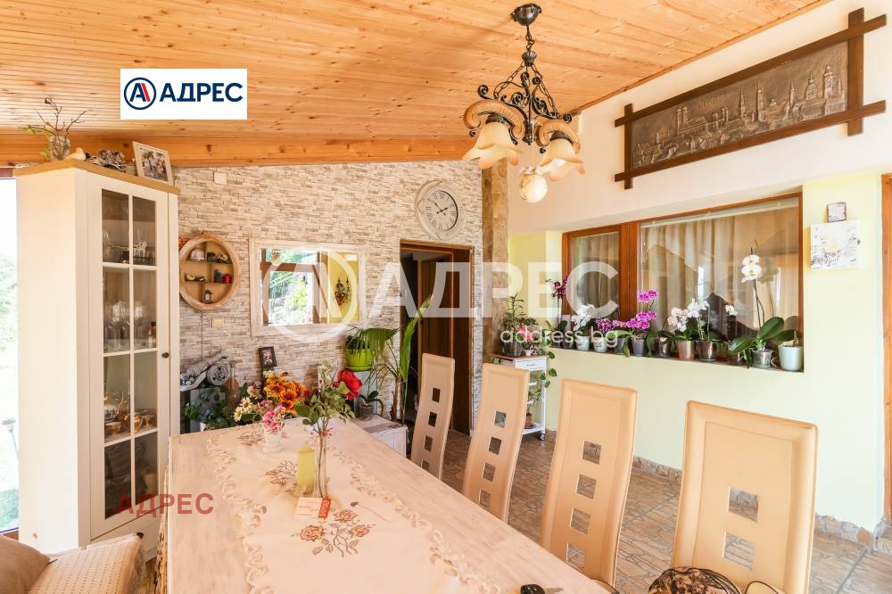 Продава КЪЩА, гр. Варна, м-т Боровец - север