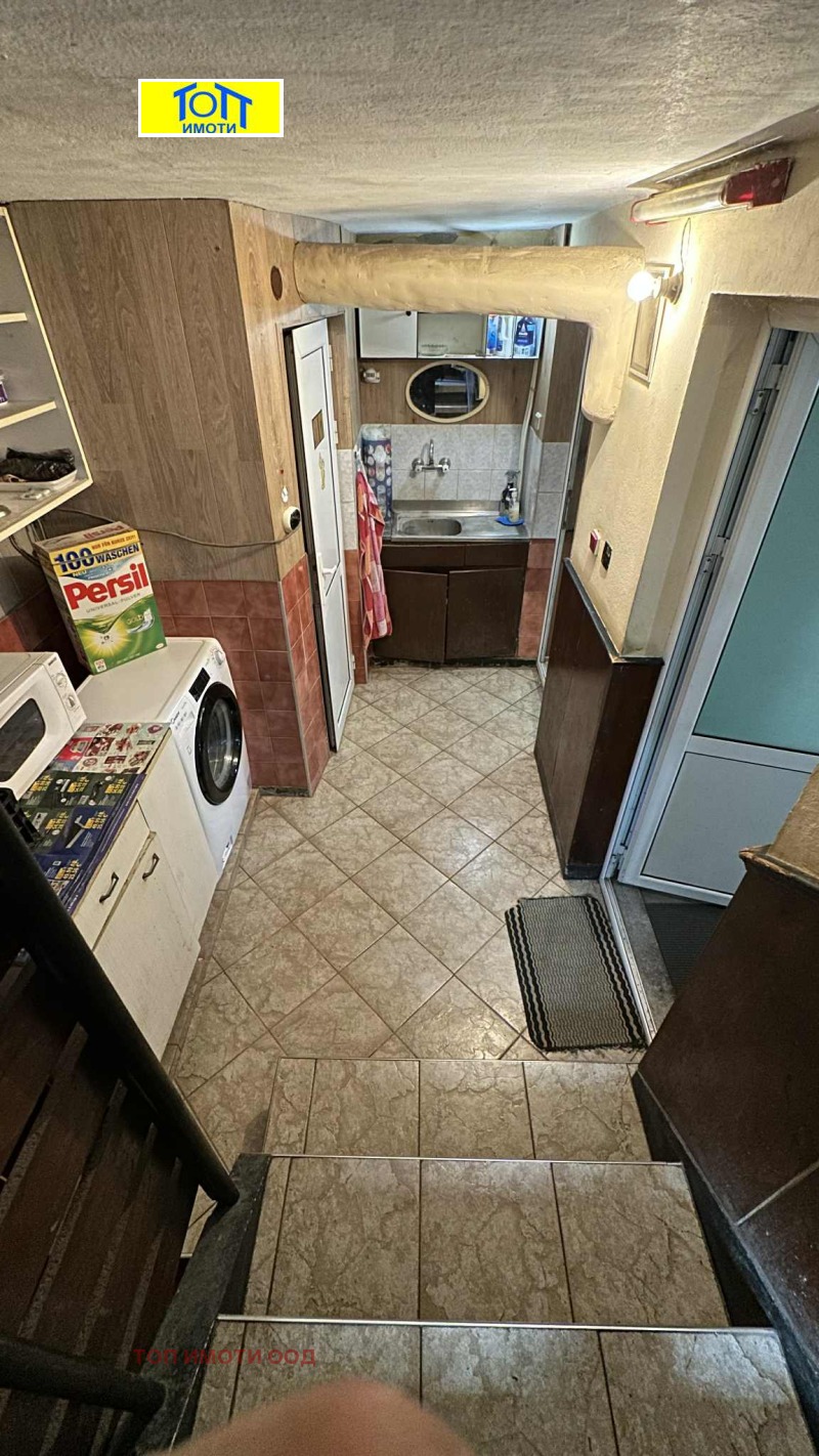 Продава ЕТАЖ ОТ КЪЩА, гр. Русе, Родина 2, снимка 9 - Етаж от къща - 52142862