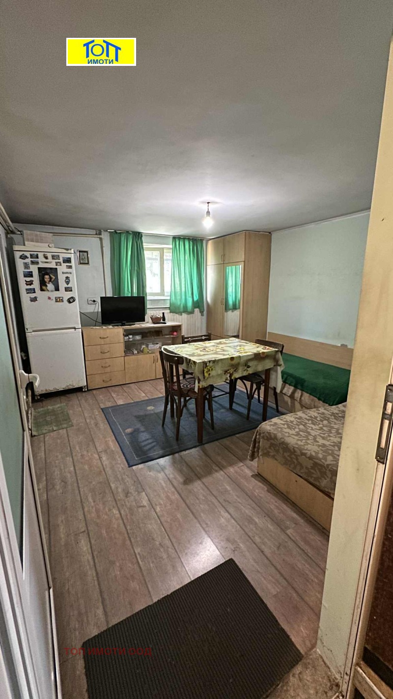 Продава ЕТАЖ ОТ КЪЩА, гр. Русе, Родина 2, снимка 10 - Етаж от къща - 52142862