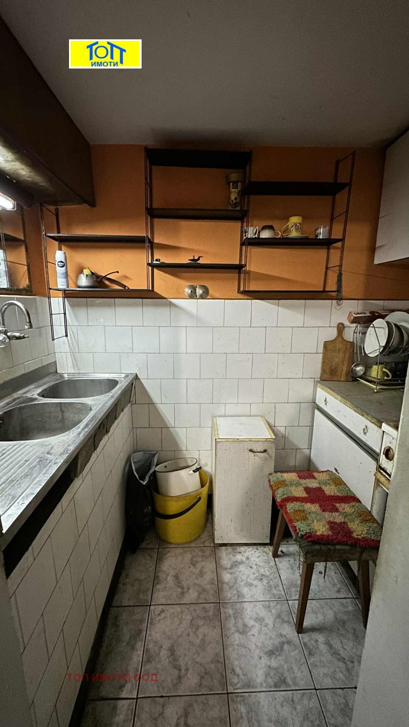 Продава ЕТАЖ ОТ КЪЩА, гр. Русе, Родина 2, снимка 11 - Етаж от къща - 52142862