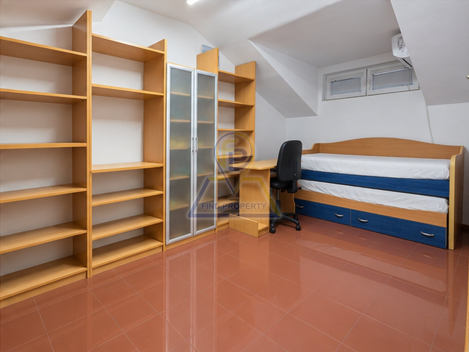 Продава МНОГОСТАЕН, гр. Бургас, Център, снимка 14 - Апартаменти - 56576350