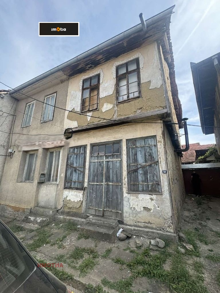 Продава КЪЩА, с. Орешак, област Ловеч