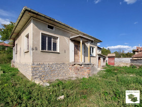 Casa Dobromirca, regiunea Gabrovo 1