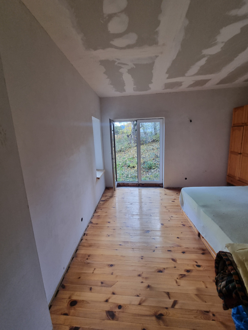 Продава КЪЩА, с. Томпсън, област София област, снимка 9 - Къщи - 52306181