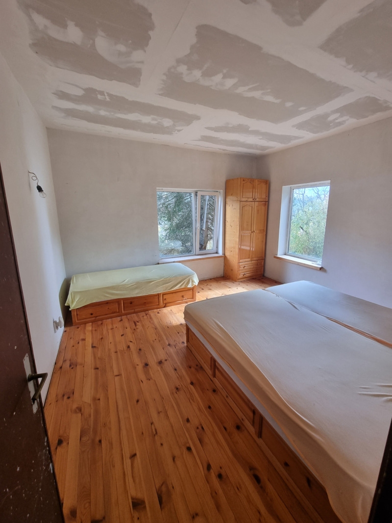 Продава КЪЩА, с. Томпсън, област София област, снимка 4 - Къщи - 52306181