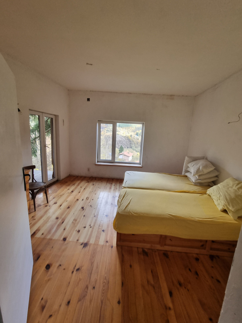 Продава КЪЩА, с. Томпсън, област София област, снимка 12 - Къщи - 52306181