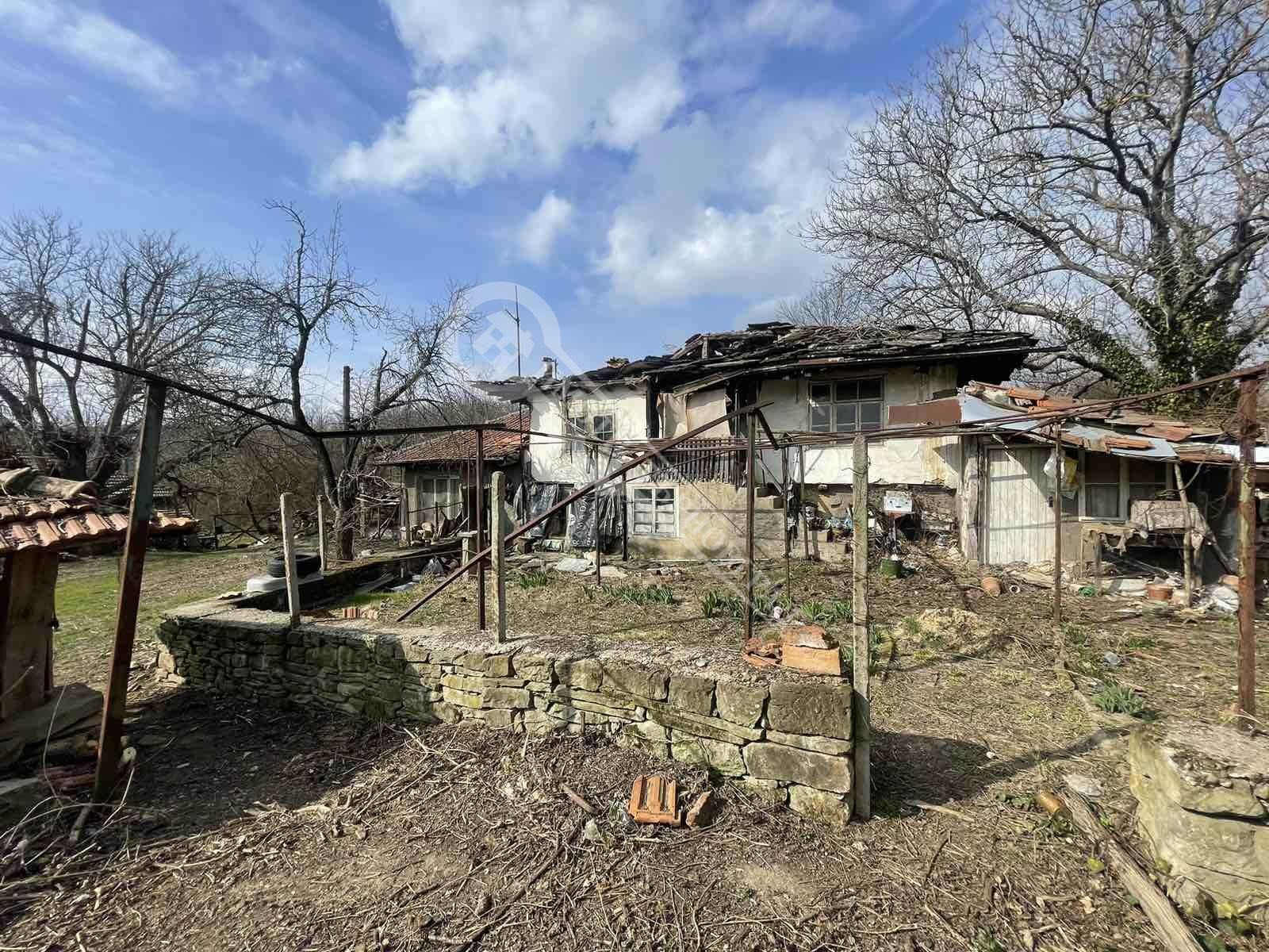 Продава КЪЩА, гр. Килифарево, област Велико Търново