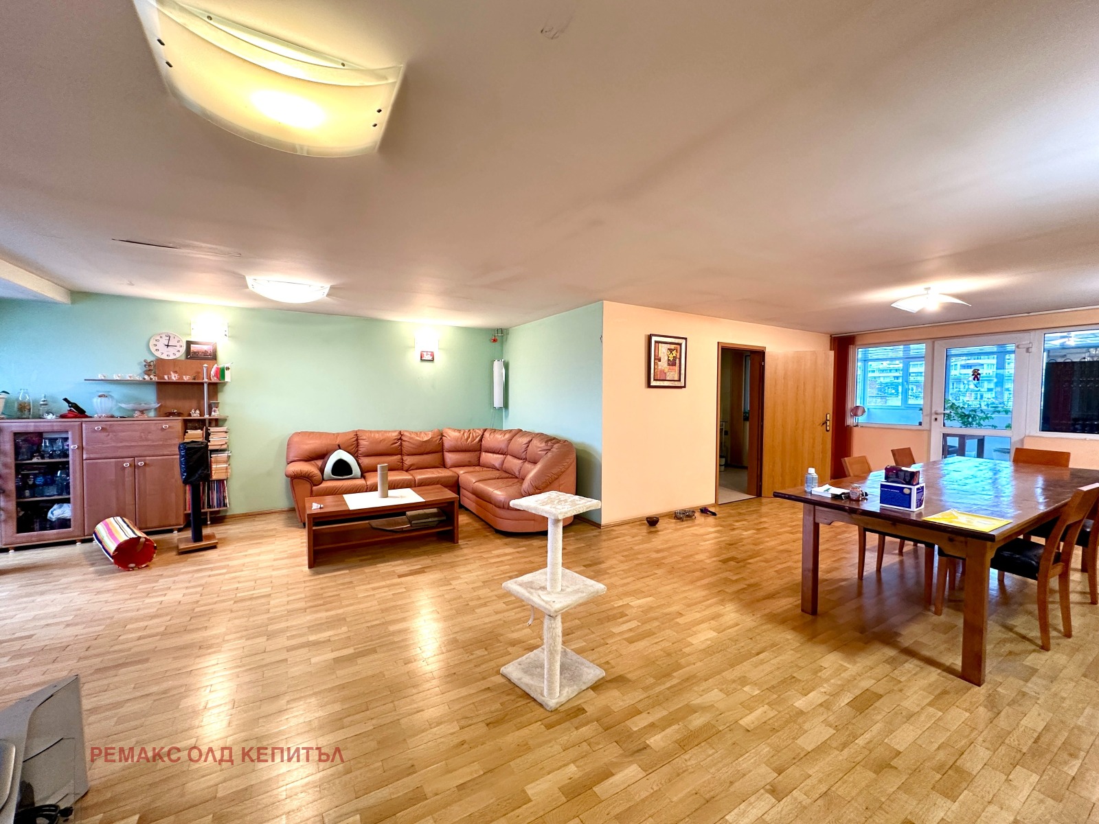Продава МНОГОСТАЕН, гр. Велико Търново, Център, снимка 2 - Апартаменти - 48246018
