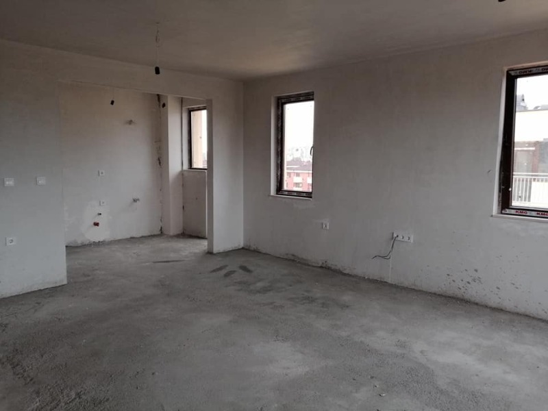 Na sprzedaż  3+ sypialni Plowdiw , Ostromila , 157 mkw | 24682732 - obraz [3]