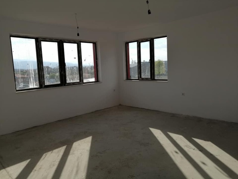 Na sprzedaż  3+ sypialni Plowdiw , Ostromila , 157 mkw | 24682732 - obraz [4]