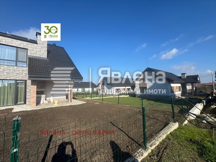 Продава КЪЩА, гр. Варна, с. Звездица, снимка 3 - Къщи - 55793258