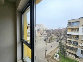 1 chambre Chirok tsentar, Rouse 8