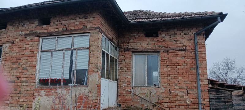 Продава КЪЩА, с. Брест, област Плевен, снимка 1 - Къщи - 48207109