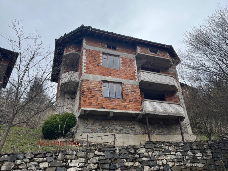 Продава КЪЩА в област Смолян, с. Забърдо - 360 кв.м / 43 000 € » 84 100.69 лв., ЕКС НВД ПЛОВДИВ ООД
