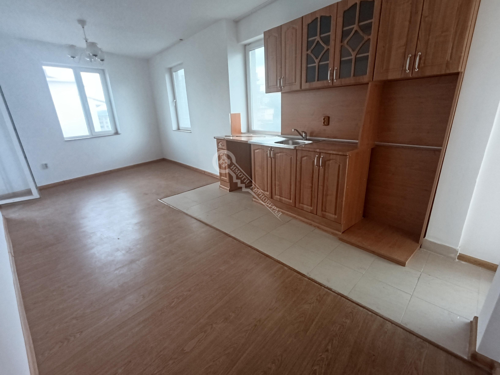 Продава 3-СТАЕН, гр. Велико Търново, Бузлуджа, снимка 3 - Апартаменти - 55845328