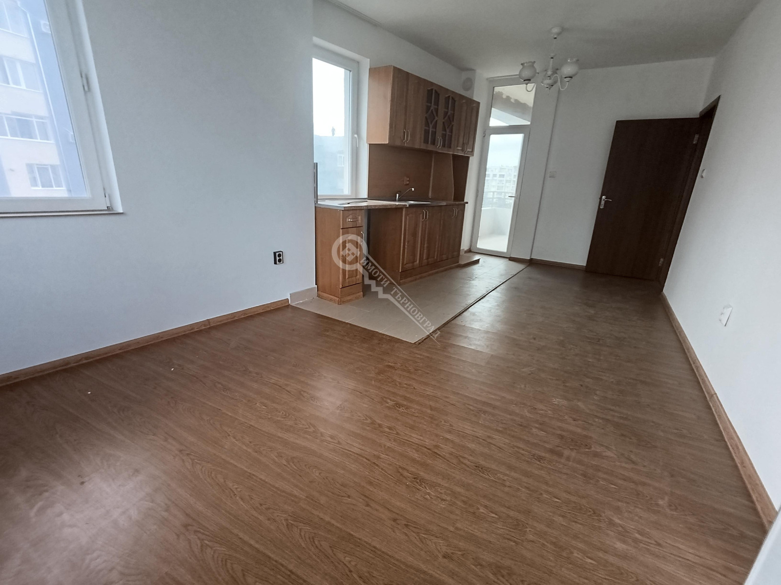 Продава 3-СТАЕН, гр. Велико Търново, Бузлуджа, снимка 2 - Апартаменти - 55845328