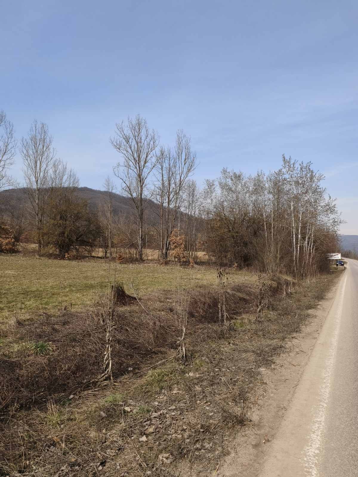 Продава ПАРЦЕЛ, с. Калейца, област Ловеч