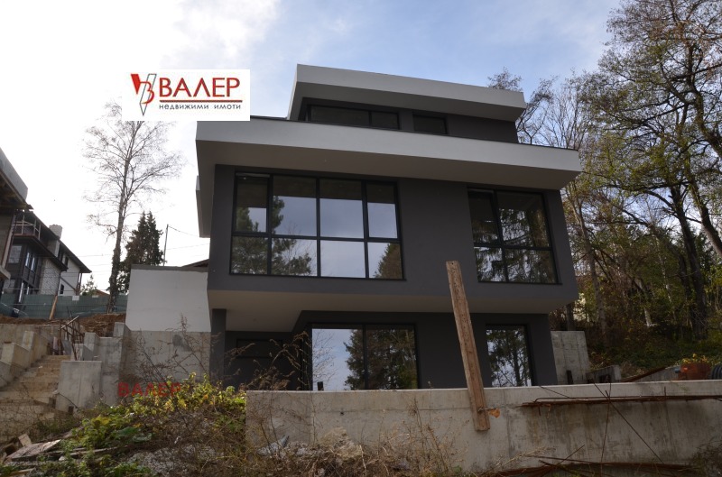 Продава КЪЩА в град София, с. Бистрица - 328 кв.м / 699 000 € » 1 367 125.17 лв., ВАЛЕР