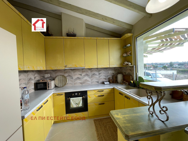 Продава КЪЩА, Извън страната, област Извън страната