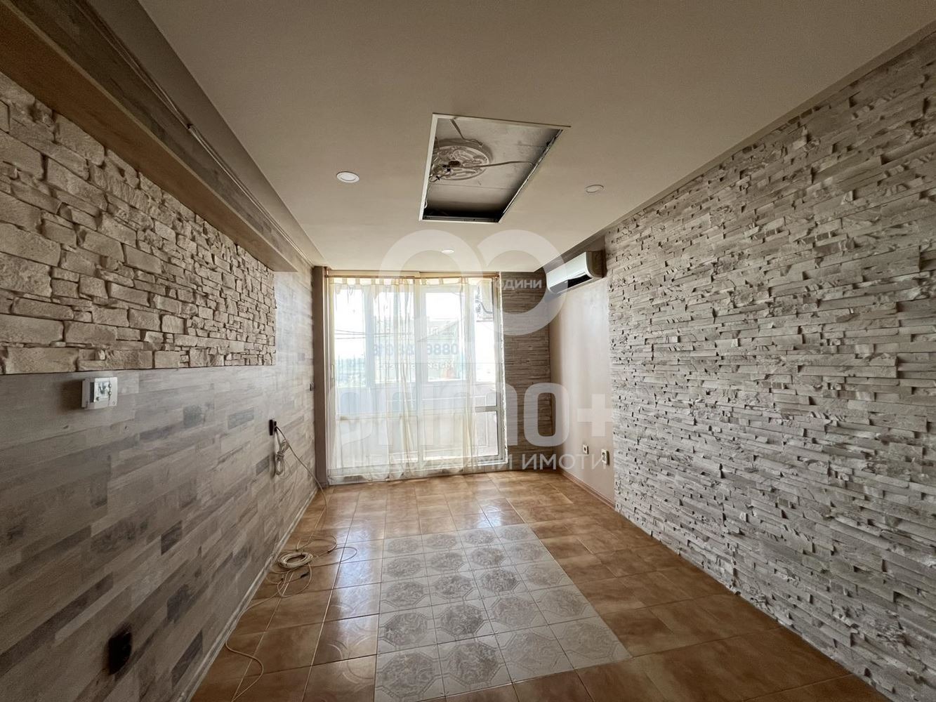 Продава 3-СТАЕН, гр. Велико Търново, Колю Фичето, снимка 2 - Апартаменти - 55034443