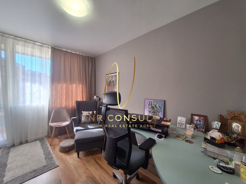 Na prodej  3+ ložnice Sofia , Iztok , 200 m2 | 61508694 - obraz [7]