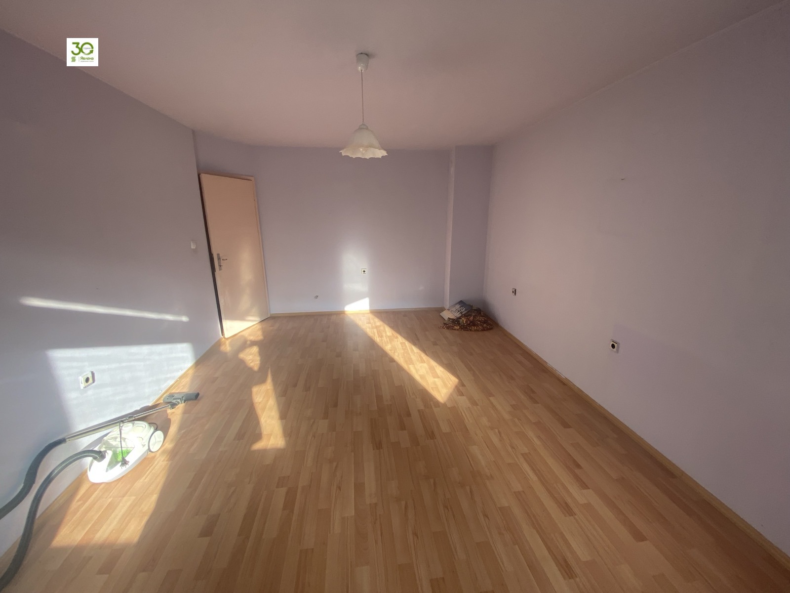 Продава 2-СТАЕН, гр. Варна, Спортна зала