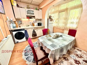 1 Schlafzimmer Gradska bolniza, Dobritsch 10