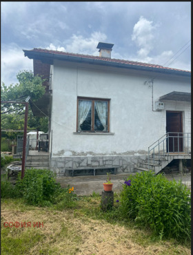 Huis Potsarnentsi, regio Pernik 2