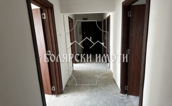 Продава 3-СТАЕН, гр. Велико Търново, Колю Фичето, снимка 2 - Aпартаменти - 46987724