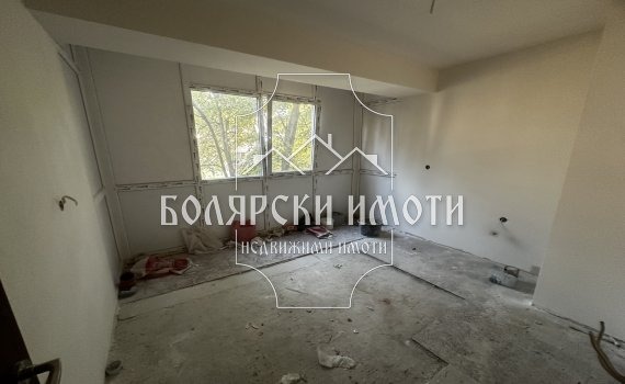 Продава 3-СТАЕН, гр. Велико Търново, Колю Фичето, снимка 3 - Aпартаменти - 46987724