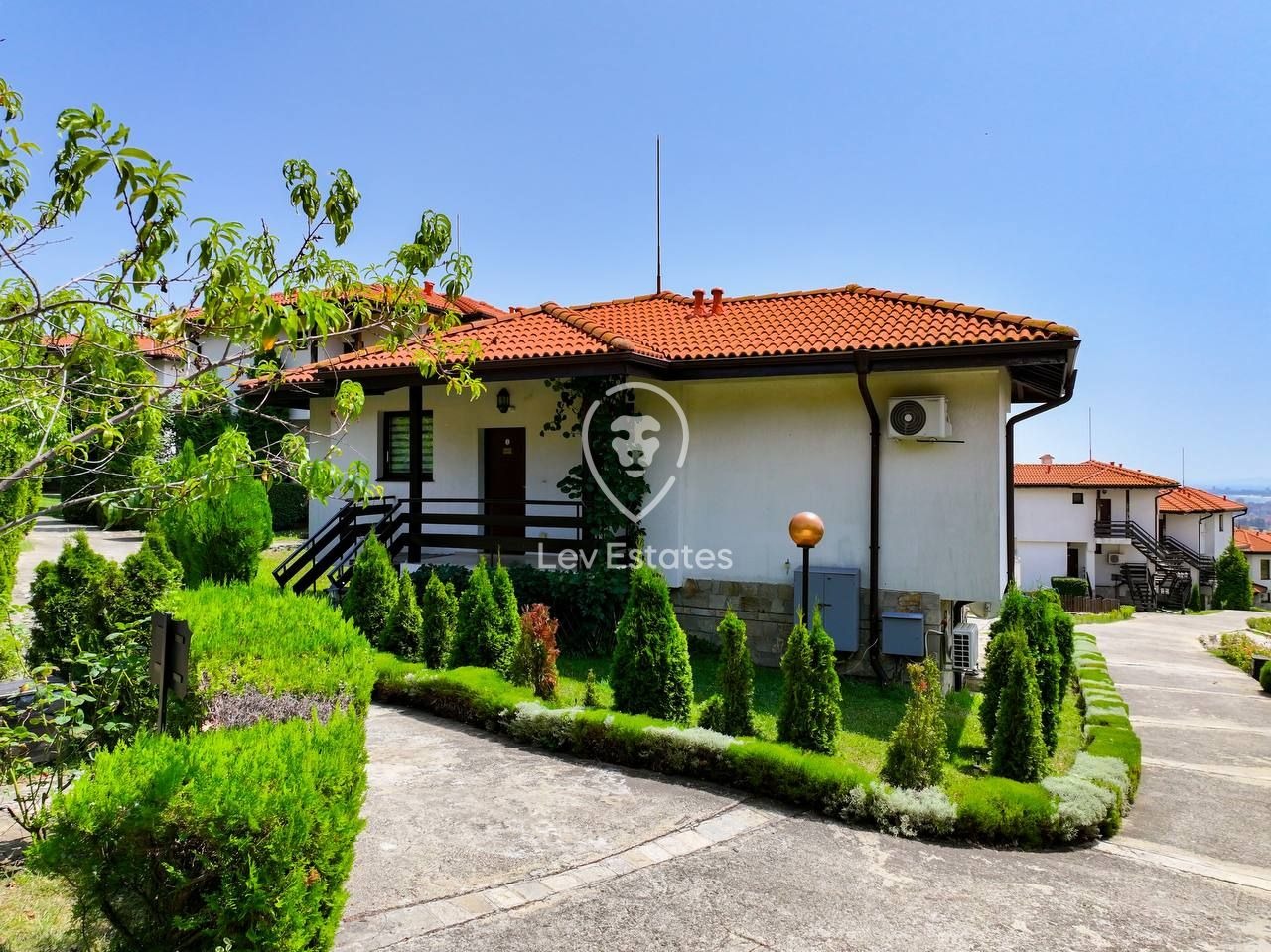 Продава КЪЩА, с. Кошарица, област Бургас, снимка 2 - Къщи - 47844526