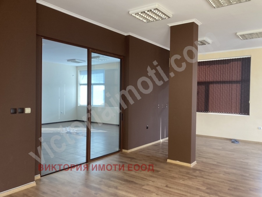 Продава МАГАЗИН, гр. Велико Търново, Център, снимка 2 - Магазини - 40730872