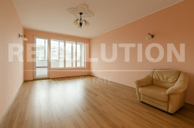 1 quarto Fondovi jilichtcha, Sofia