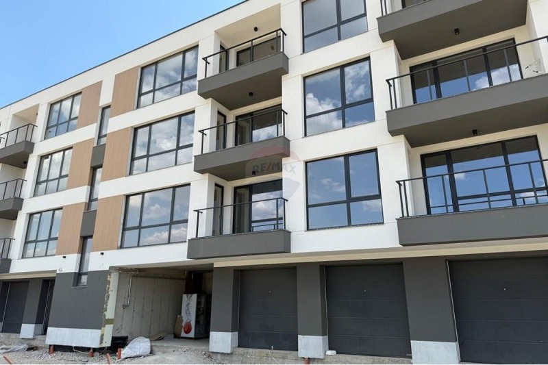 Продава  3-стаен град Пловдив , Остромила , 115 кв.м | 36663293 - изображение [2]