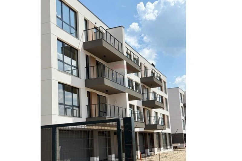 Продава  3-стаен град Пловдив , Остромила , 115 кв.м | 36663293