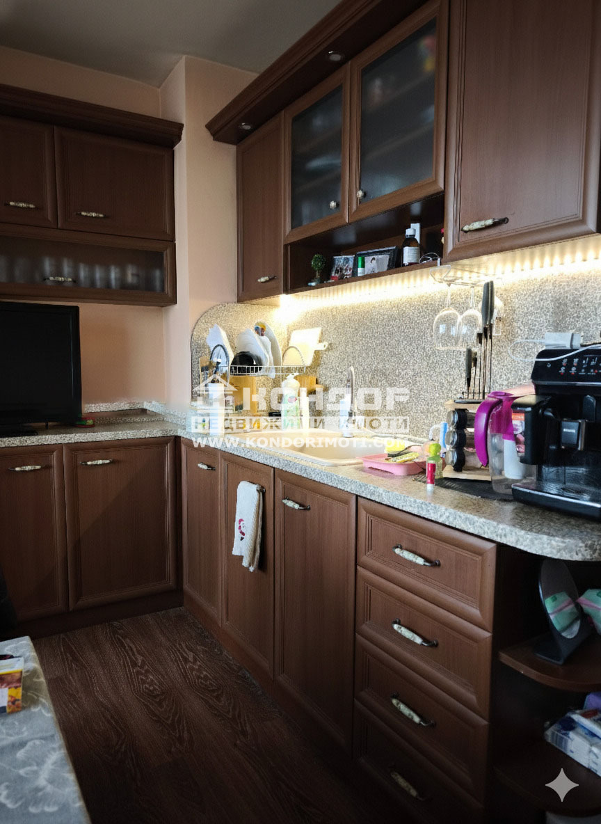 Продава 3-СТАЕН, гр. Пловдив, Кючук Париж