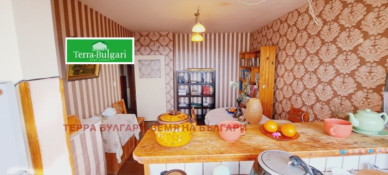 Продава 2-СТАЕН, гр. Перник, Изток, снимка 3 - Aпартаменти - 49106059