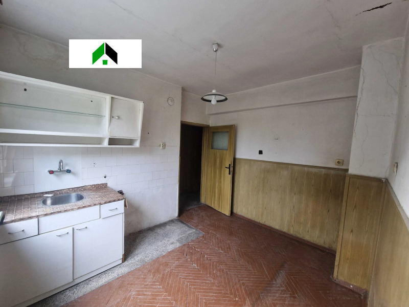 Продава 3-СТАЕН, гр. Нови пазар, област Шумен, снимка 8 - Апартаменти - 51559291