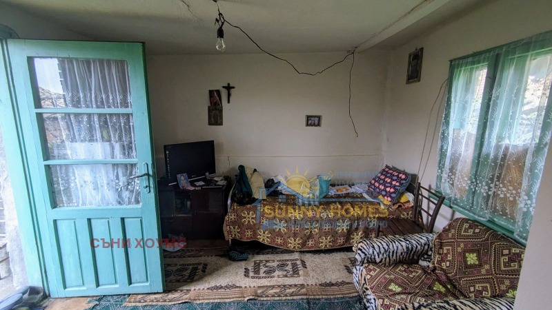 Продава КЪЩА, с. Джулюница, област Велико Търново, снимка 2 - Къщи - 52727442